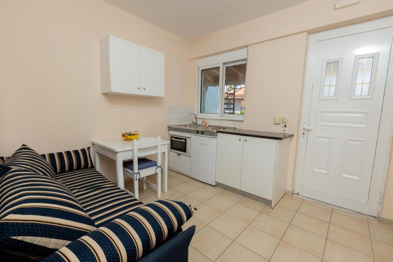 Αnastasia Apartments Mavrovoúnion Eksteriør billede