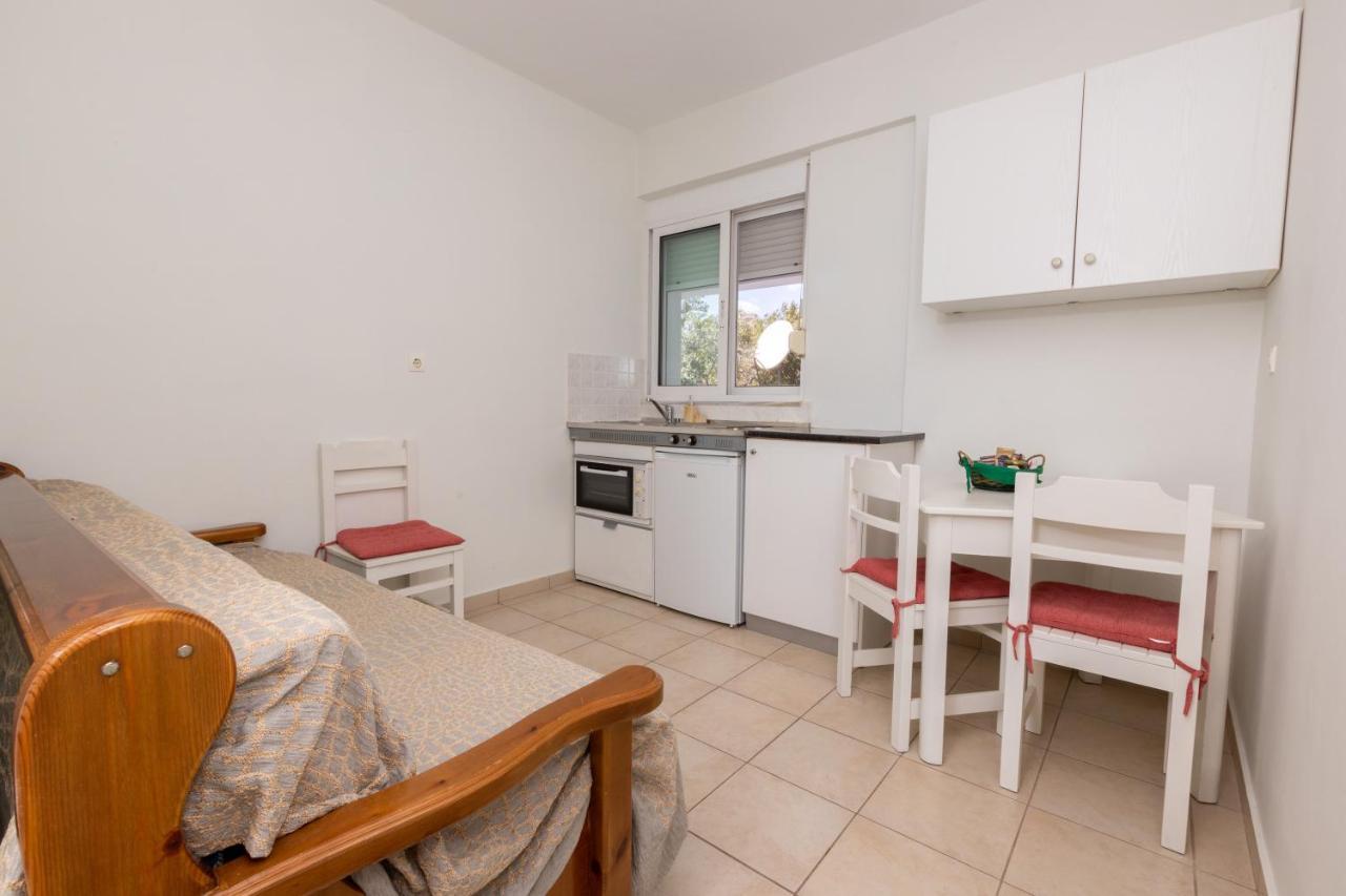 Αnastasia Apartments Mavrovoúnion Eksteriør billede