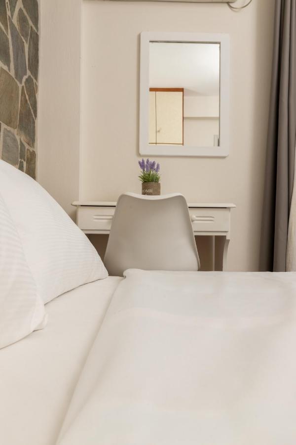 Αnastasia Apartments Mavrovoúnion Eksteriør billede