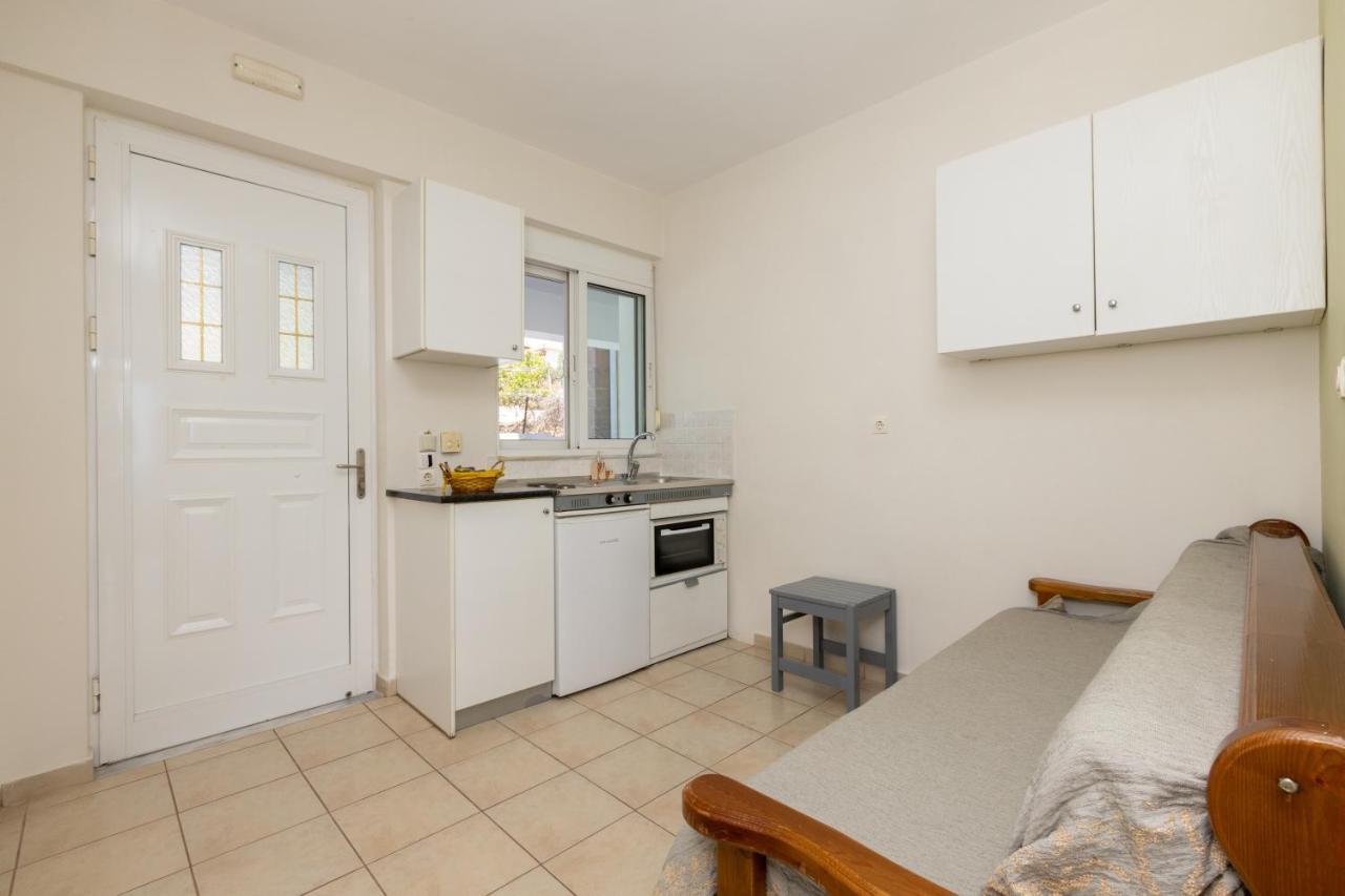 Αnastasia Apartments Mavrovoúnion Eksteriør billede